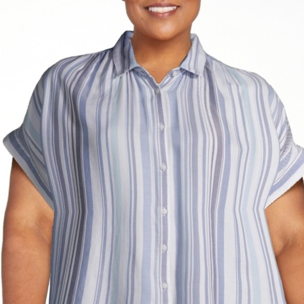 👕Time and Tru Blue and White Striped Button Down Shirt - Picture 5 of 10